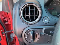Rojo Usado 2004 Ford Fiesta Trend Utilitario | 2900 €