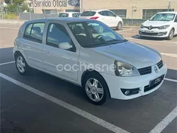Blanco Usado 2007 Renault Clio II Authentique Berlina | 3400 € (Precio justo)