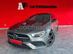 Gris / plata Usado 2021 Mercedes CLA200 Shooting Brake Familiar | 29.990 € (Precio justo)