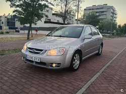 Gris / plata Usado 2006 Kia Cerato EX Berlina | 2499 €