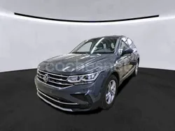 Gris / plata Usado 2020 VW Tiguan Life SUV | 32.900 € (Un poco caro)