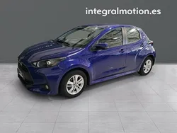 Azul Usado 2024 Toyota Yaris Edition Berlina | 19.990 € (Precio justo)
