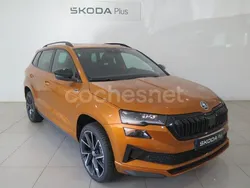 Naranja Nuevo 2025 Skoda Karoq SportLine SUV | 35.900 € (Un poco caro)