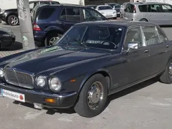 Azul Usado 1985 Jaguar XJ12 Sovereign Berlina | 9600 €