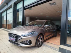 Gris / plata Usado 2022 Hyundai i30 Berlina | 17.995 € (Precio justo)