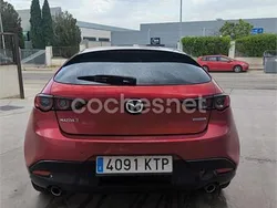 Rojo Usado 2019 Mazda 3 Berlina | 19.000 € (Buen precio)