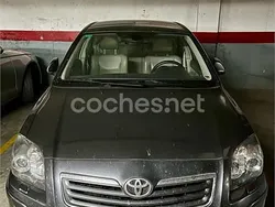 Gris / plata Usado 2006 Toyota Avensis Executive Berlina | 3750 €