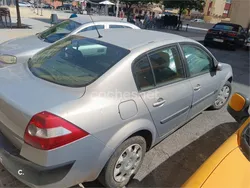 Beige Usado 2005 Renault Mégane II Authentique Berlina | 2500 € (Precio justo)