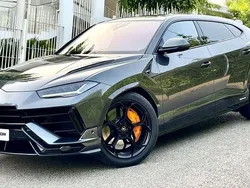 Gris / plata Usado 2023 Lamborghini Urus SUV | 349.900 €