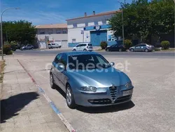 Gris / plata Usado 2003 Alfa Romeo 147 Distinctive Utilitario | 2200 € (Un poco caro)