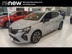 Gris / plata Usado 2025 Renault Clio V Techno Berlina | 20.500 € (Caro)