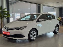 Blanco Usado 2019 Toyota Auris Hybrid Business Edition Berlina | 15.980 € (Precio justo)
