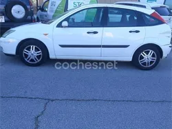 Blanco Usado 2003 Ford Focus Trend Berlina | 2900 € (Precio justo)