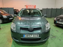 Gris / plata Usado 2008 Toyota Auris Sol Berlina | 4799 € (Precio justo)