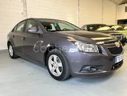 Gris / plata Usado 2011 Chevrolet Cruze LS Berlina | 5999 € (Precio justo)
