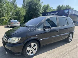 Negro Usado 2004 Opel Zafira Comfort Monovolumen | 1990 € (Precio justo)