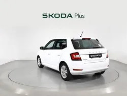 Blanco Usado 2021 Skoda Fabia Ambition Berlina | 14.300 € (Precio justo)