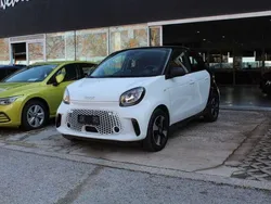 Blanco Usado 2021 Smart ForFour Electric Drive Utilitario | 12.850 € (Precio justo)