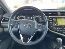 Gris Usado 2020 Toyota Camry Advance Berlina | 23.900 € (Buen precio)