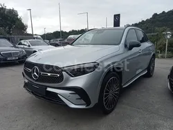 Gris / plata Usado 2024 Mercedes GLC220 SUV | 69.900 € (Caro)