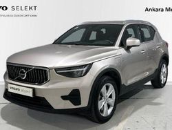Plateado Usado 2023 Volvo XC40 Core SUV | 30.900 € (Buen precio)