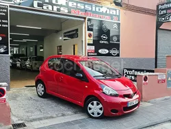 Rojo Usado 2009 Toyota Aygo Utilitario | 5890 € (Caro)