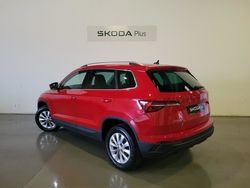 Rojo Usado 2023 Skoda Karoq Ambition SUV | 26.300 € (Un poco caro)