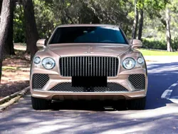Marrón Nuevo 2024 Bentley Bentayga SUV | 315.000 € (Un poco caro)
