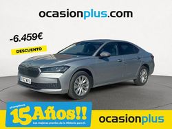 Gris Nuevo 2025 Skoda Superb Essence Berlina | 32.990 € (Precio justo)