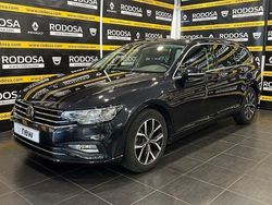 Negro Usado 2021 VW Passat Executive Berlina | 24.900 € (Caro)