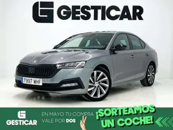 Gris Usado 2023 Skoda Octavia Selection Utilitario | 25.990 € (Un poco caro)