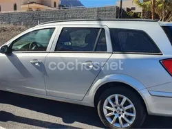 Gris / plata Usado 2005 Opel Astra Enjoy Familiar | 1990 € (Precio justo)