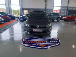 Gris / plata Usado 2019 VW Touran Advance Monovolumen | 21.990 € (Precio justo)