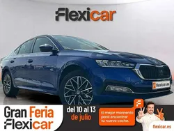 Azul Nuevo 2025 Skoda Octavia SportLine Berlina | 27.890 € (Precio justo)