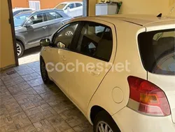 Blanco Usado 2010 Toyota Yaris Active Berlina | 8000 € (Un poco caro)