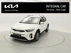 Blanco Usado 2024 Kia Stonic SUV | 18.200 € (Precio justo)
