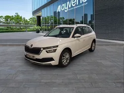 Blanco Usado 2022 Skoda Kamiq Ambition SUV | 19.600 €