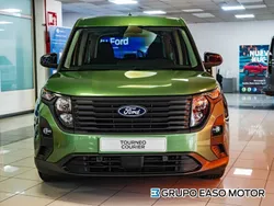 Negro Nuevo 2024 Ford Tourneo Courier Trend Monovolumen | 24.900 €