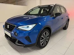 Azul Usado 2023 Seat Arona FR SUV | 17.490 € (Precio justo)