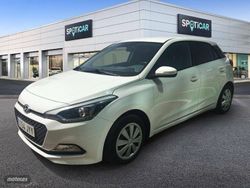 Blanco Usado 2017 Hyundai i20 Berlina | 8990 € (Precio justo)
