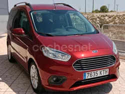 Rojo Usado 2019 Ford Tourneo Courier Titanium Monovolumen | 12.900 € (Precio justo)