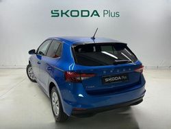 Azul Usado 2025 Skoda Fabia Selection | 18.900 € (Buen precio)