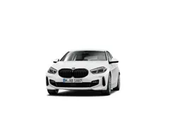 Blanco Usado 2023 BMW 118 Comfort Edition Utilitario | 30.990 € (Precio justo)