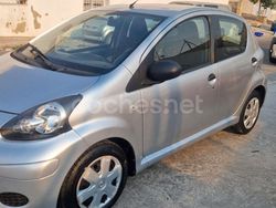 Gris / plata Usado 2009 Toyota Aygo Utilitario | 5900 € (Precio justo)