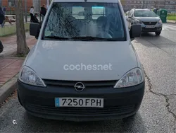 Blanco Usado 2009 Opel Combo Enjoy Monovolumen | 2900 €