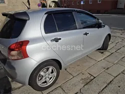 Gris / plata Usado 2006 Toyota Yaris Berlina | 6000 € (Un poco caro)