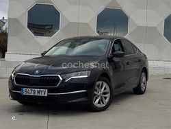 Negro Usado 2025 Skoda Octavia Berlina | 34.700 € (Un poco caro)