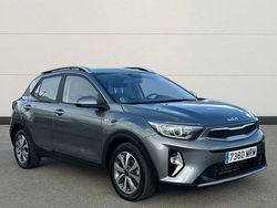 Gris Usado 2024 Kia Stonic SUV | 18.500 € (Precio justo)