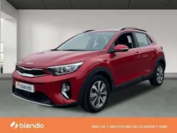 Rojo Usado 2024 Kia Stonic SUV | 18.790 € (Un poco caro)