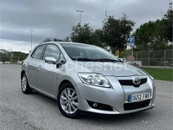 Gris / plata Usado 2007 Toyota Auris Sol Berlina | 3950 € (Precio justo)